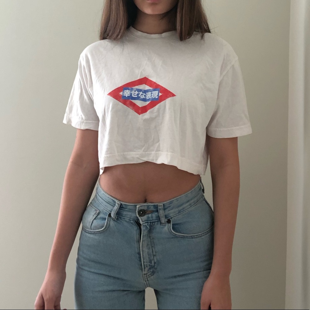 uo happy express cropped tee — size xs